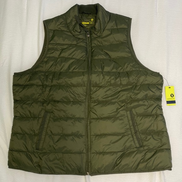 Xersion Jackets & Blazers - NWT Xersion Hartford Green Vest